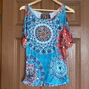 Short sleeve cold shoulder Mandela design top